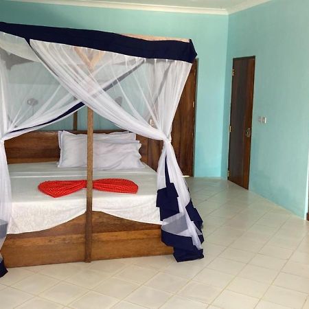 Kaure Sand Beach Lodge Уроа Екстериор снимка